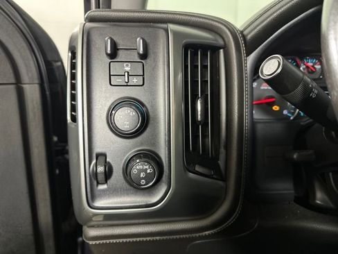 Used 2018 Chevrolet Silverado 1500 LTZ Z71 w/ Centennial Edition image 19