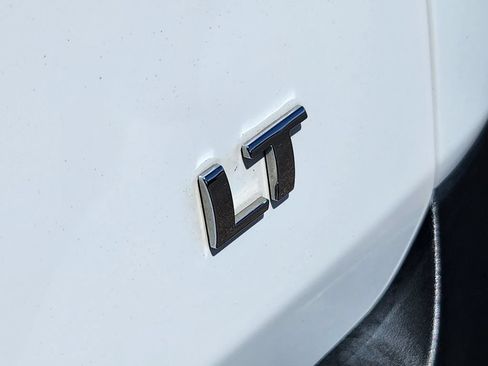 Used 2021 Chevrolet Traverse LT AWD/4WD image 31