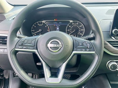 Certified 2024 Nissan Altima 2.5 SV image 9