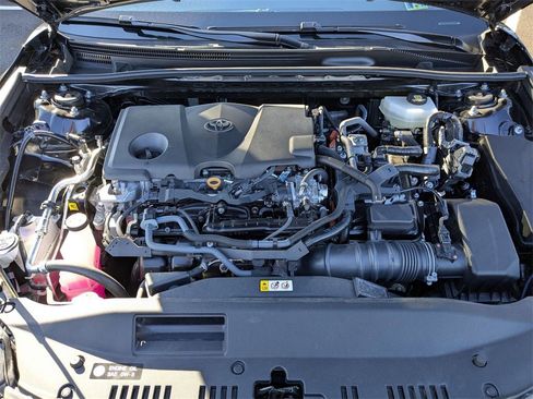 Used 2025 Toyota Camry SE image 38