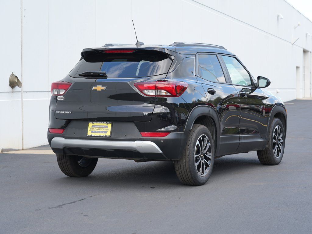 Certified 2024 Chevrolet TrailBlazer LT w/ Driver Confidence Package FWD image 3