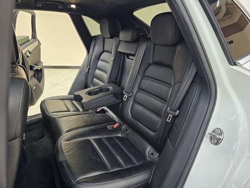 Used 2017 Porsche Macan Turbo AWD/4WD image 26