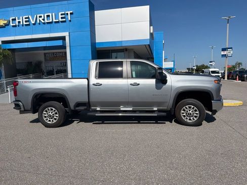 Used 2025 Chevrolet Silverado 2500 LT w/ Convenience Package AWD/4WD image 4