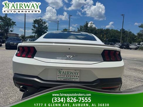 Used 2024 Ford Mustang Premium image 7