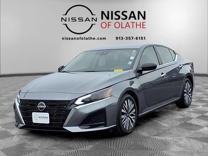 Used 2024 Nissan Altima 2.5 SV
