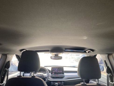 Certified 2024 Jeep Compass Sport image 15