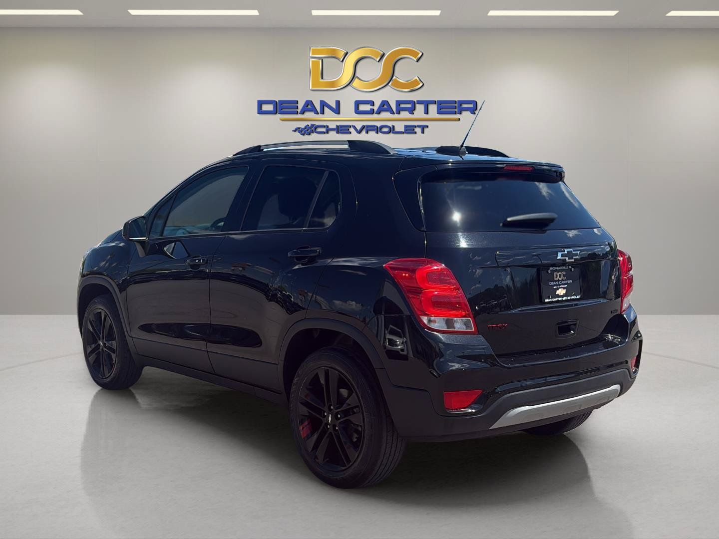 Used 2022 Chevrolet Trax LT w/ Redline Edition AWD/4WD image 3