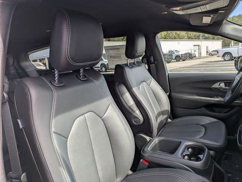 New 2026 Chrysler Voyager LX image 29