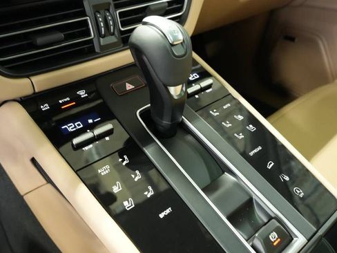 Certified 2026 Porsche Macan AWD/4WD image 24
