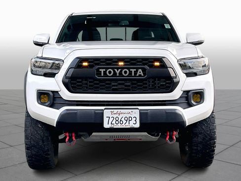 Used 2022 Toyota Tacoma TRD Off-Road image 3