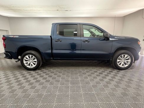 Used 2022 Chevrolet Silverado 1500 Custom image 4