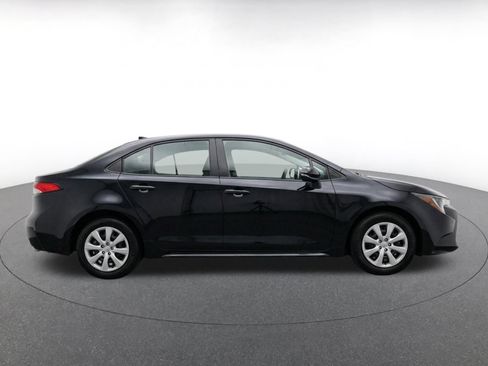 Used 2025 Toyota Corolla LE FWD image 8