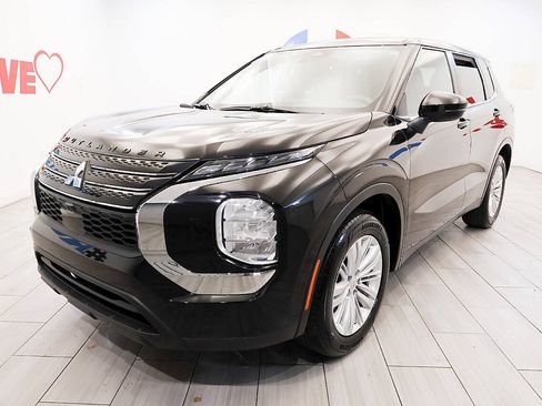 Used 2024 Mitsubishi Outlander ES AWD/4WD image 1