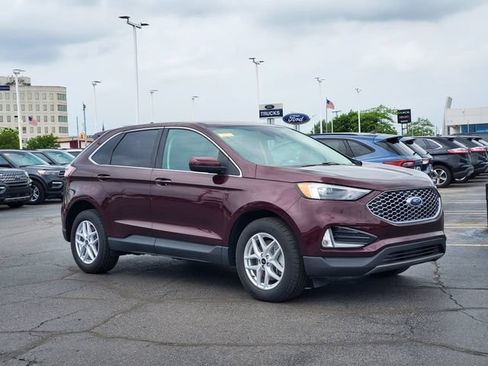 Used 2023 Ford Edge SEL w/ Convenience Package AWD/4WD image 2