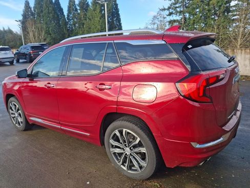 Used 2018 GMC Terrain Denali w/ Advanced Safety Package image 7