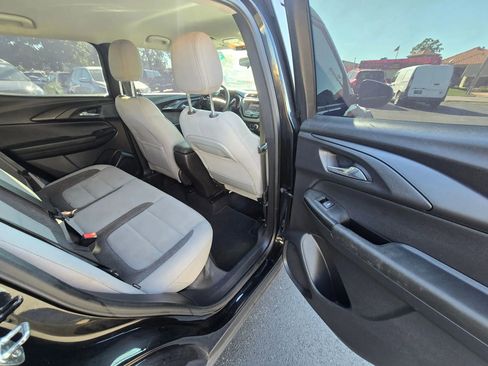 Used 2021 Chevrolet TrailBlazer LS image 16