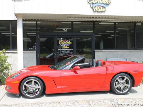 Used 2007 Chevrolet Corvette Convertible w/ Preferred Equipment Group RWD image 3