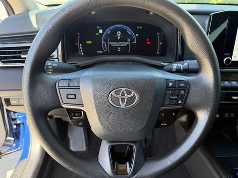 Used 2025 Toyota Camry LE w/ Convenience Package FWD image 11