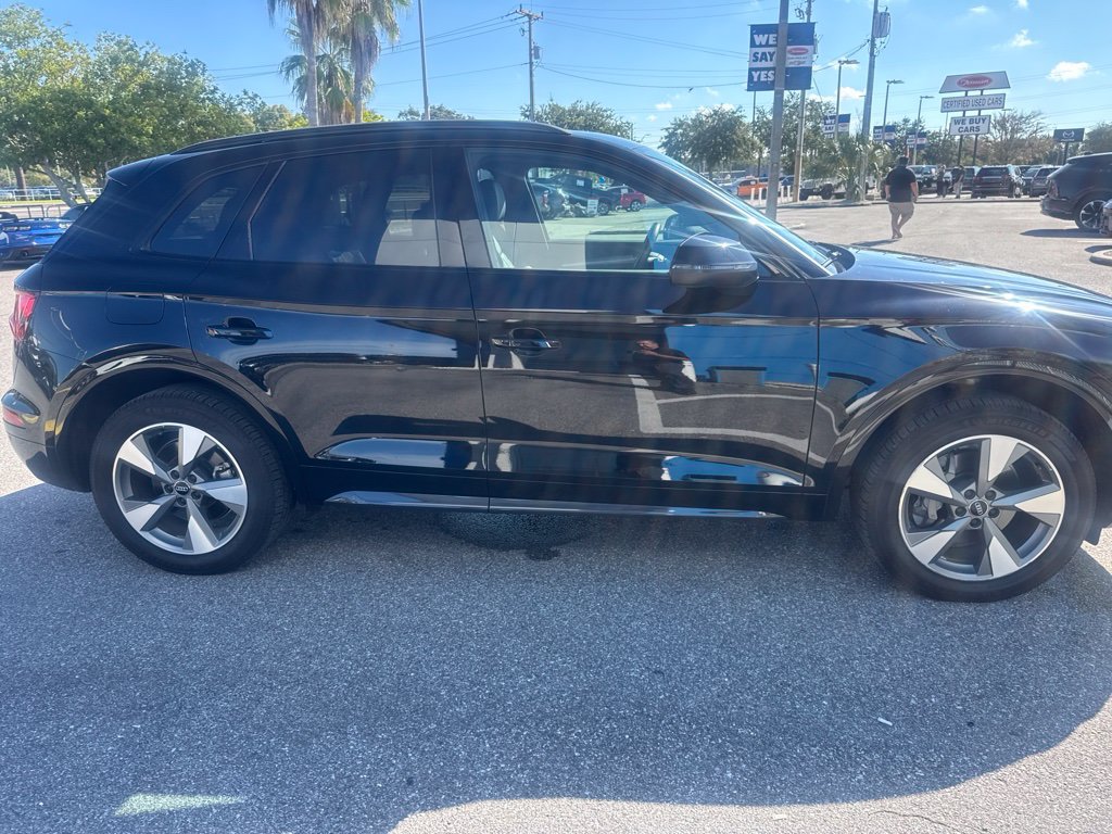 Used 2020 Audi Q5 2.0T Premium w/ Titanium Sport Package AWD/4WD image 4