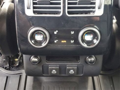 Used 2022 Land Rover Range Rover Westminster Edition image 12