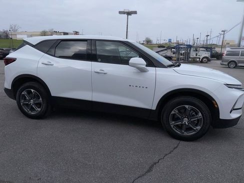 Used 2025 Chevrolet Blazer LT image 8