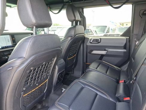 Used 2022 Ford Bronco Badlands w/ Sasquatch Package AWD/4WD image 5