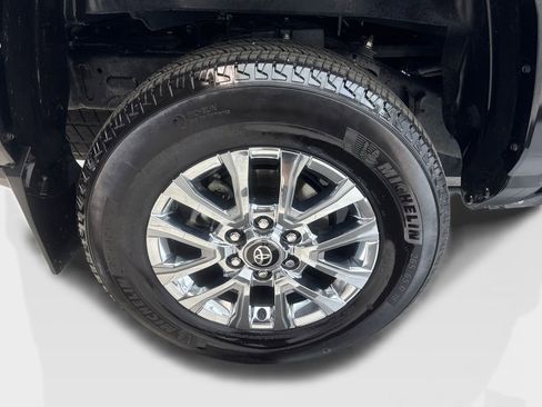 Used 2025 Toyota Tacoma Limited AWD/4WD image 82