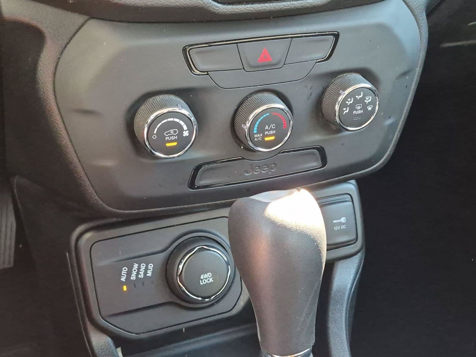 Used 2018 Jeep Renegade Sport w/ Power & Air Group AWD/4WD image 9