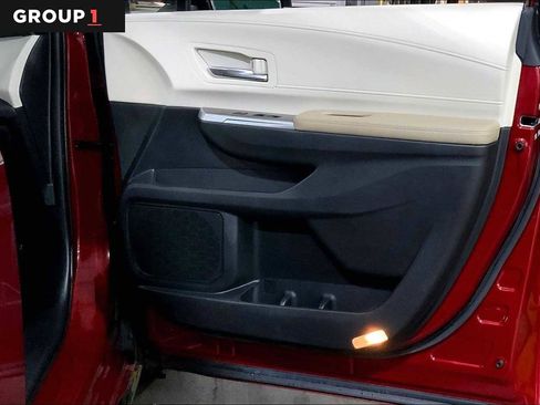Certified 2022 Toyota Sienna Limited image 22