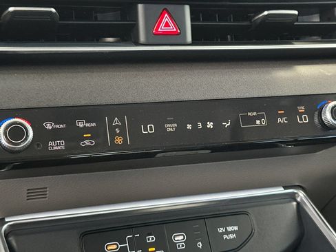 New 2026 Kia Carnival EX FWD image 21