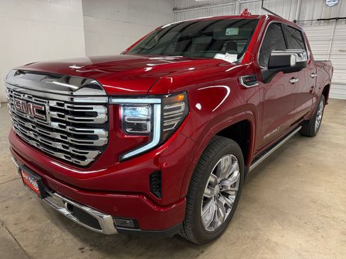 Used 2024 GMC Sierra 1500 Denali w/ Denali Reserve Package AWD/4WD image 3