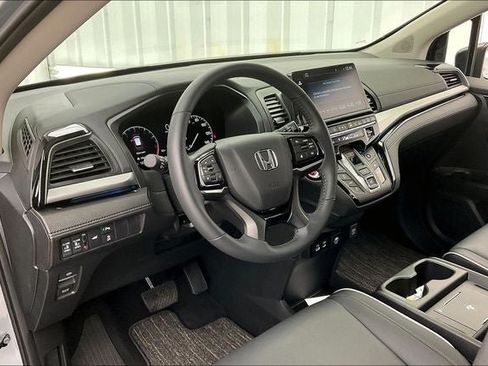 Certified 2026 Honda Odyssey Touring image 17
