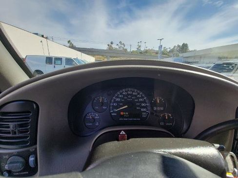 Used 2005 GMC Safari Passenger RWD image 11