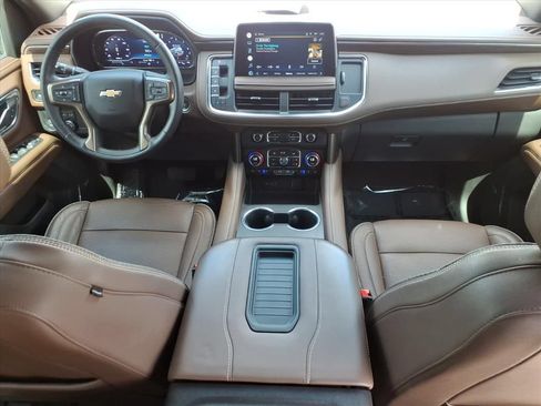 Used 2022 Chevrolet Suburban High Country RWD image 16