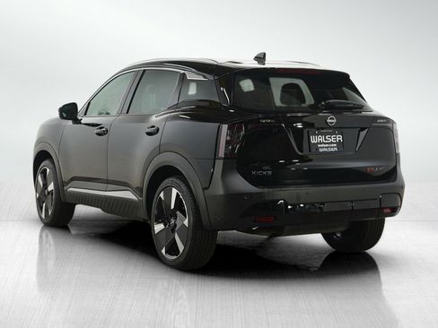 Used 2025 Nissan Kicks SR w/ SR Premium Package AWD/4WD image 3