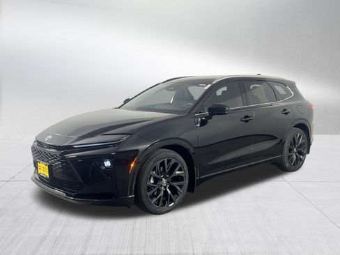 Used 2025 Toyota Crown Signia w/ Advanced Technology Package AWD/4WD image 3