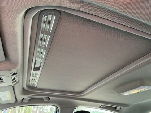 Used 2017 BMW 320i xDrive Sedan image 16