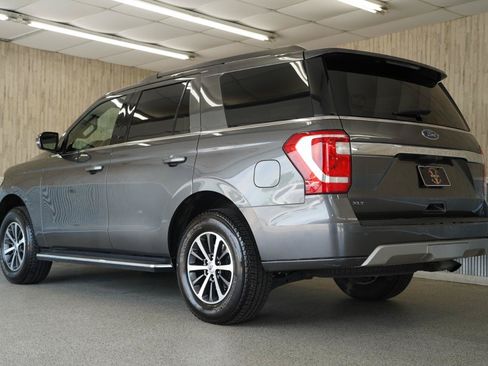 Used 2018 Ford Expedition XLT w/ Equipment Group 202A AWD/4WD image 7