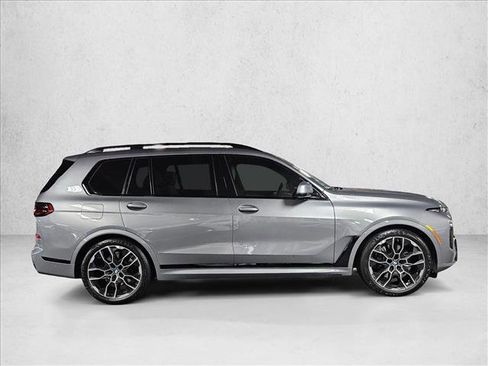 Certified 2024 BMW X7 xDrive40i w/ M Sport Package AWD/4WD image 4