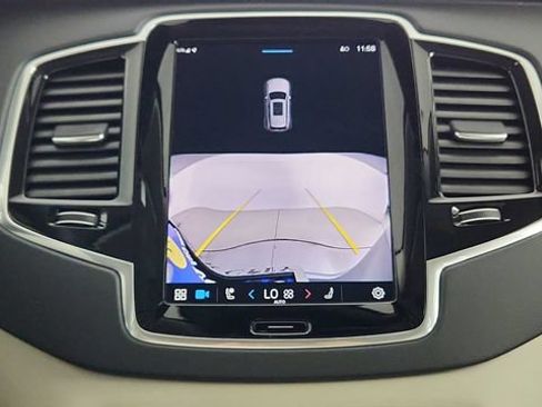 Used 2025 Volvo XC90 B6 Ultra w/ Protection Package Premier AWD/4WD image 19