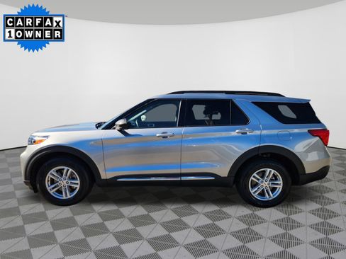 Used 2022 Ford Explorer XLT w/ Equipment Group 202A image 5