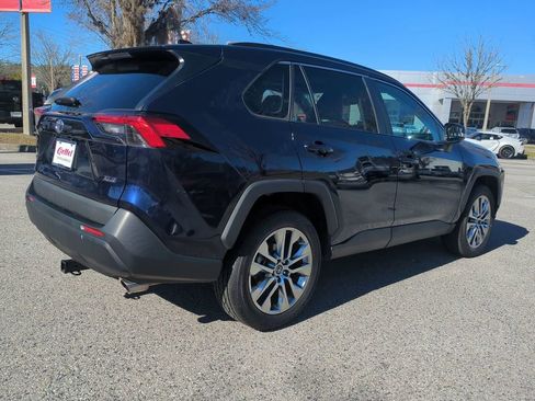 Certified 2021 Toyota RAV4 XLE Premium image 5