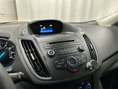 Used 2018 Ford Escape SE w/ Ford Safe & Smart Package image 11