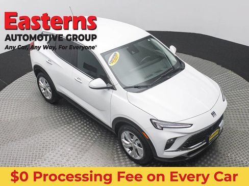 Used 2024 Buick Encore GX Preferred FWD image 3