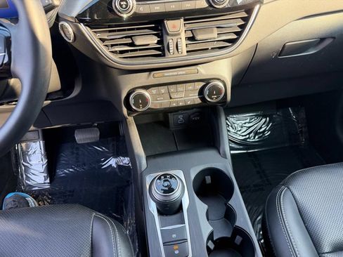 Used 2022 Ford Escape Titanium AWD/4WD image 30
