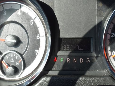 Used 2019 Dodge Grand Caravan SXT image 18