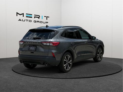 Used 2021 Ford Escape SE w/ SE Sport Appearance Package FWD image 9