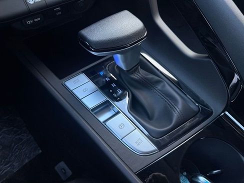 New 2026 Hyundai Elantra Hybrid FWD image 25