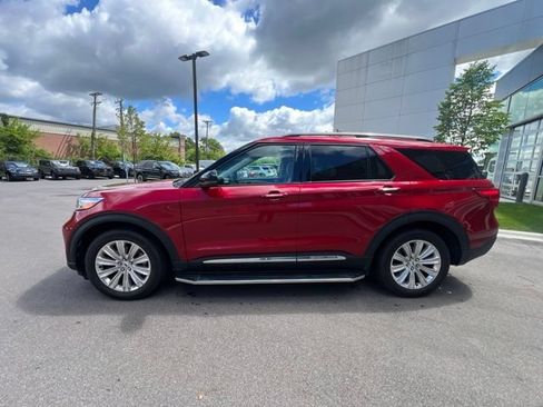 Used 2023 Ford Explorer Limited w/ Equipment Group 301A AWD/4WD image 8