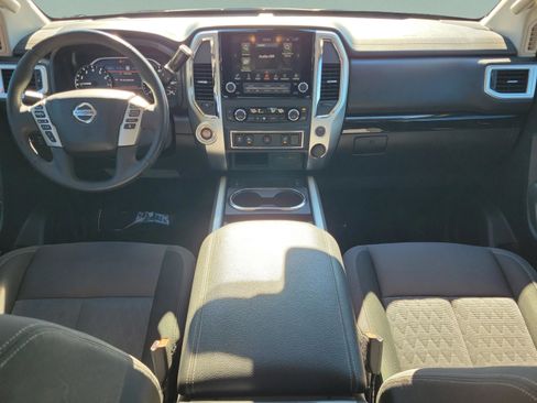 Used 2021 Nissan Titan SV w/ SV Convenience Package image 15